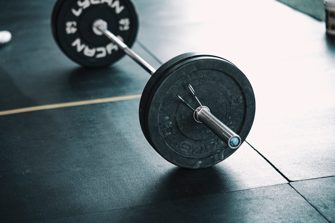 How to Choose a Barbell for CrossFit: A Buyer's Guide for Maltese Home Gyms